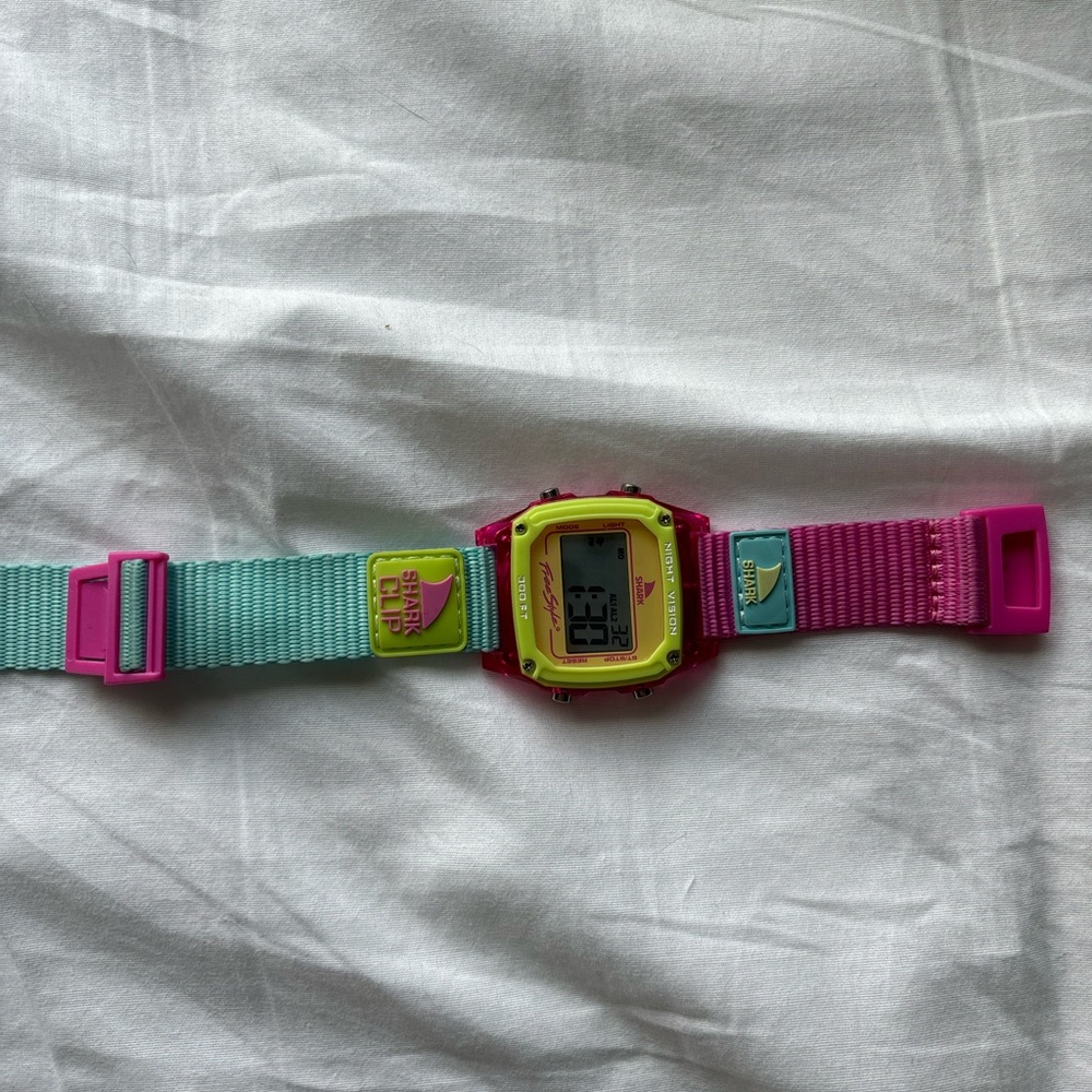 Preppy freestyle shark watch!